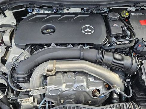 Used 2025 Mercedes-Benz GLA 250 image 21