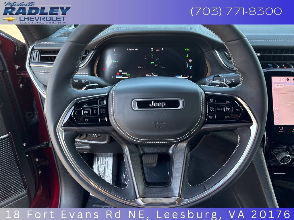 Used 2023 Jeep Grand Cherokee Overland AWD/4WD image 15