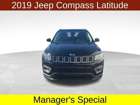 Used 2019 Jeep Compass Latitude w/ Popular Equipment Group image 2