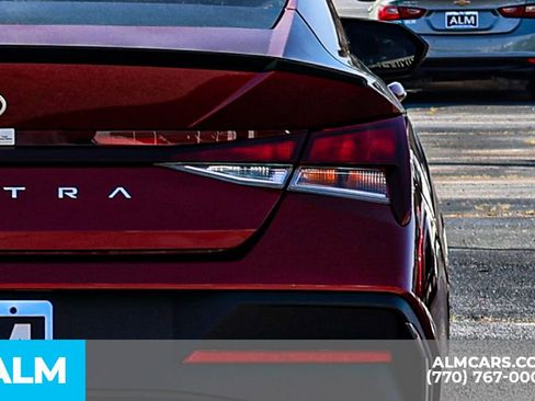 Used 2025 Hyundai Elantra Sport image 15