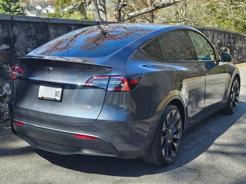 Used 2023 Tesla Model Y Long Range image 10