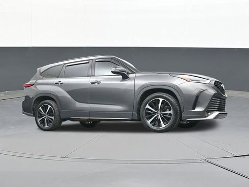 Used 2022 Toyota Highlander XSE image 49