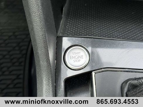 Used 2018 Volkswagen Tiguan SEL Premium image 21