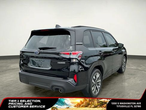 Used 2025 Subaru Forester Touring w/ Popular Package - Touring AWD/4WD image 8