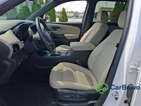 Used 2023 Chevrolet Traverse LT FWD image 15