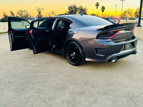 Used 2019 Dodge Charger Scat Pack w/ Daytona Edition image 43
