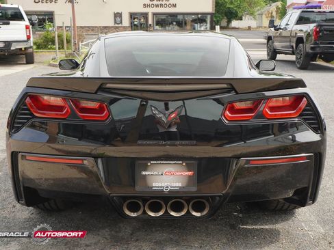 Used 2017 Chevrolet Corvette Stingray Coupe RWD image 6