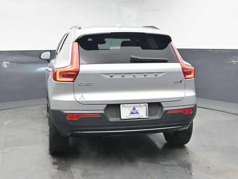 Used 2023 Volvo XC40 B5 Plus w/ Driver Assist Package image 8