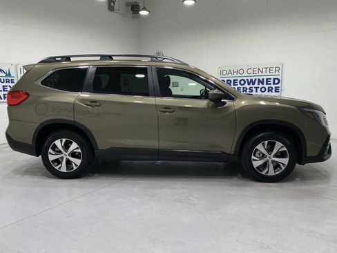 Certified 2025 Subaru Ascent Premium AWD/4WD image 9