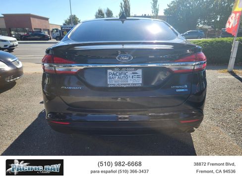 Used 2017 Ford Fusion SE w/ Equipment Group 601A image 6