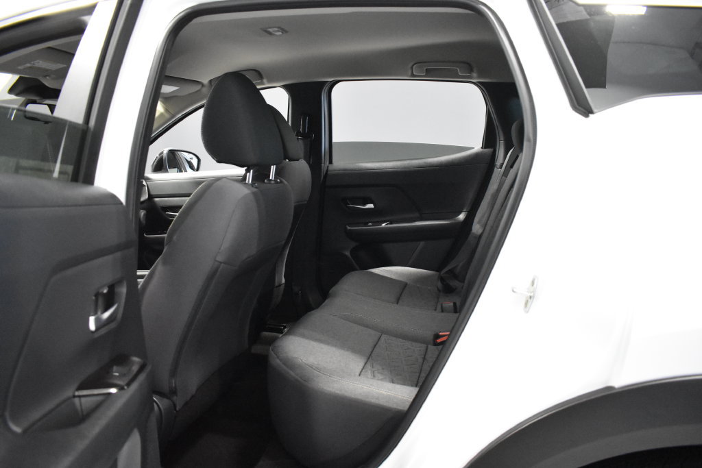 Certified 2026 Nissan Kicks SV AWD/4WD image 31