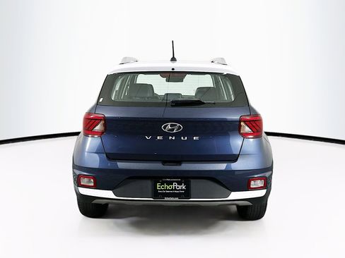 Used 2023 Hyundai Venue Limited w/ Cargo Package image 7