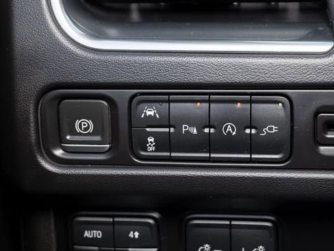 Used 2022 GMC Yukon XL SLE w/ Gmc Pro Safety Plus Package image 30