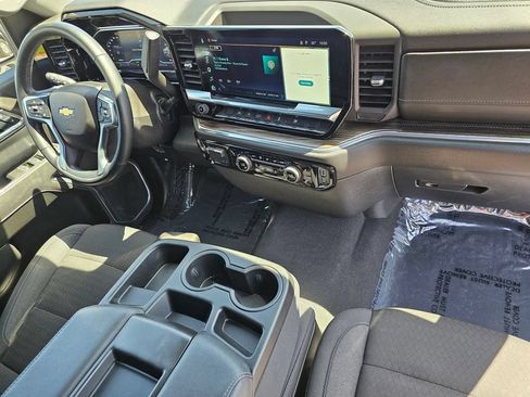 Used 2025 Chevrolet Silverado 1500 LT AWD/4WD image 11