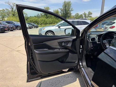 Used 2018 Nissan Murano SV w/ Cargo Package AWD/4WD image 10