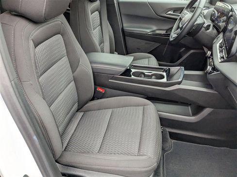 Used 2025 Chevrolet Equinox LT image 37