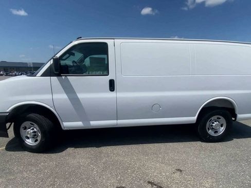New 2025 Chevrolet Express 3500 w/ Driver Convenience Package RWD image 6