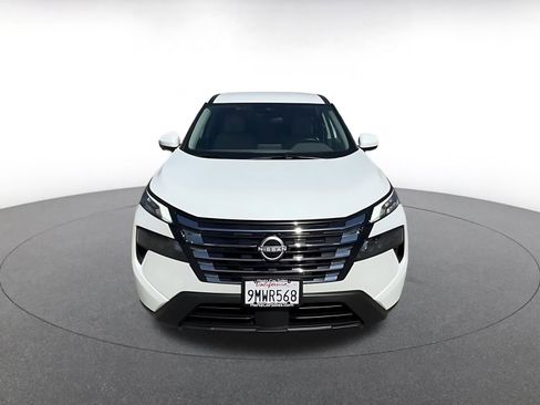 Used 2025 Nissan Rogue SV image 4