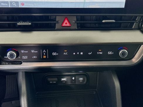 Certified 2025 Kia Sportage EX AWD/4WD image 18