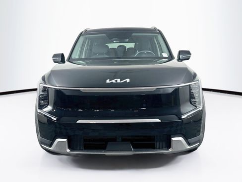 Used 2024 Kia EV9 Wind AWD/4WD image 2