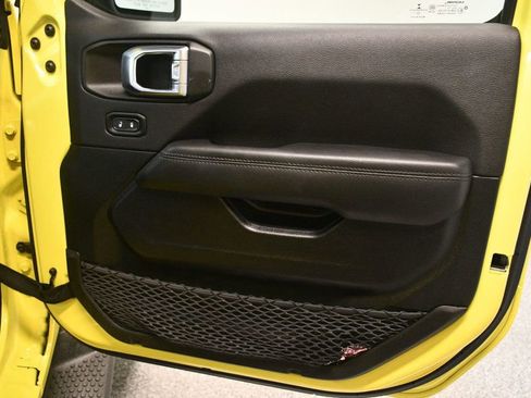 Used 2022 Jeep Wrangler Unlimited Sahara image 22