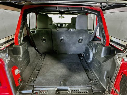 Used 2018 Jeep Wrangler Unlimited Sport S AWD/4WD image 27