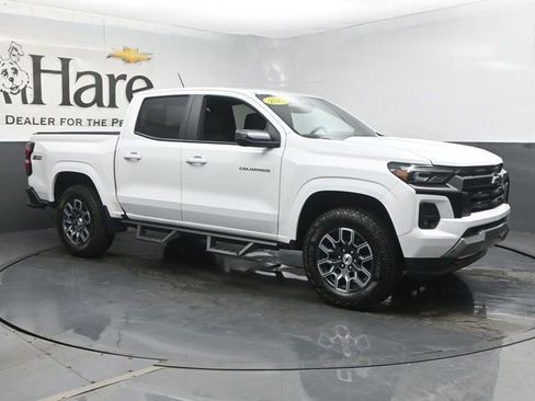 Used 2025 Chevrolet Colorado Z71 w/ Technology Package AWD/4WD image 6