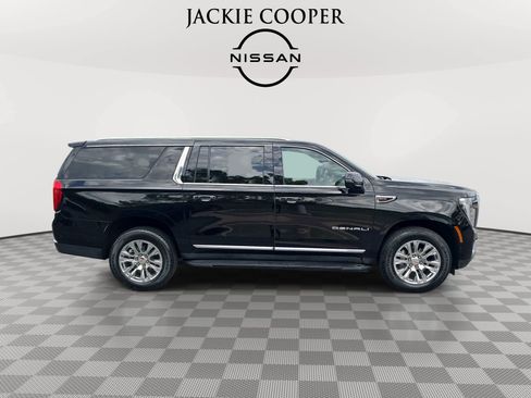 Used 2025 GMC Yukon XL Denali AWD/4WD image 4