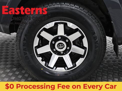 Used 2024 Toyota 4Runner TRD Off-Road Premium AWD/4WD image 33
