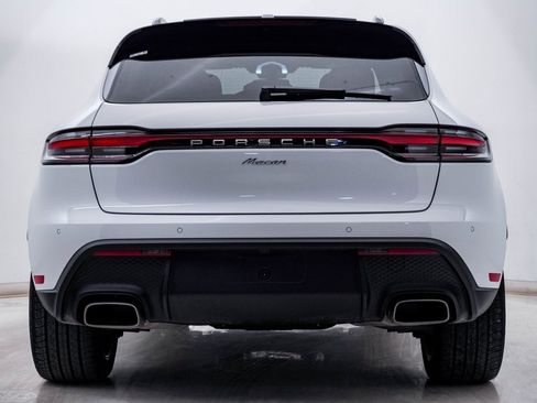 Certified 2025 Porsche Macan image 10