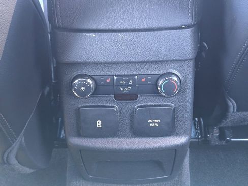 Used 2017 Ford Explorer Limited image 36