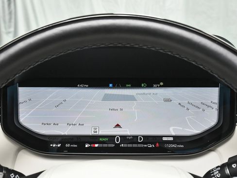 Used 2025 Land Rover Range Rover SE image 52