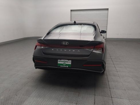Used 2024 Hyundai Elantra SE FWD image 7