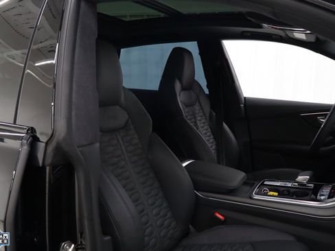 Used 2025 Audi RS Q8 performance image 31