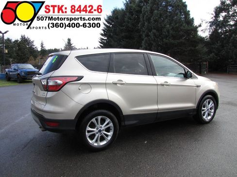 Used 2017 Ford Escape SE FWD image 9