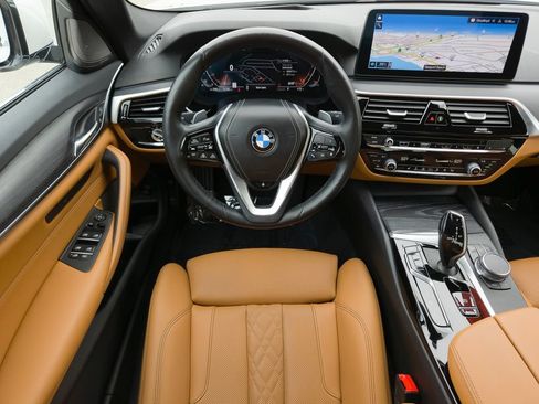 Used 2023 BMW 530i w/ Premium Package RWD image 20