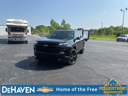 Used 2025 Chevrolet Traverse RS w/ LPO, Floor Liner Package AWD/4WD image 1