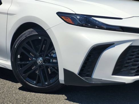 Certified 2025 Toyota Camry SE w/ Convenience Package FWD image 4