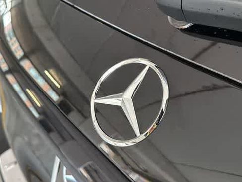 Used 2025 Mercedes-Benz GLC 300 4MATIC image 8