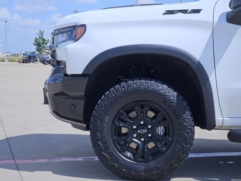 New 2026 Chevrolet Silverado 1500 ZR2 w/ Dark Appearance Package AWD/4WD image 11