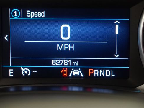 Used 2020 Chevrolet Equinox LT w/ Driver Convenience Package FWD image 4