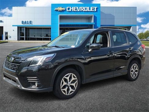 Used 2022 Subaru Forester Premium image 5