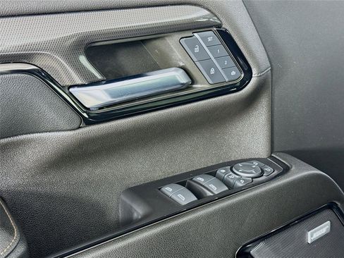 Used 2024 GMC Sierra 3500 AT4 w/ AT4 Premium Plus Package image 18