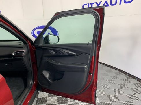 Used 2023 Chevrolet TrailBlazer RS FWD image 39