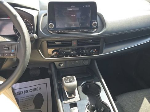 Used 2024 Nissan Rogue SV AWD/4WD image 19