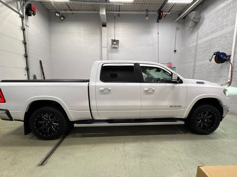 Used 2020 RAM 1500 Laramie AWD/4WD image 3