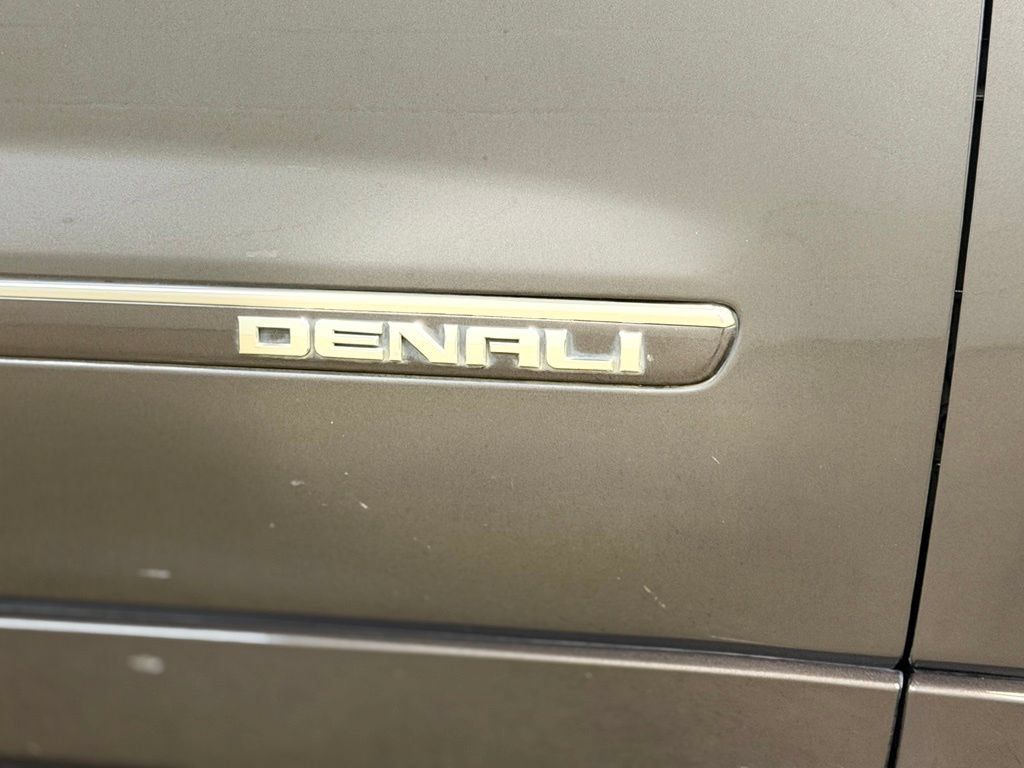 Used 2016 GMC Acadia Denali AWD/4WD image 5