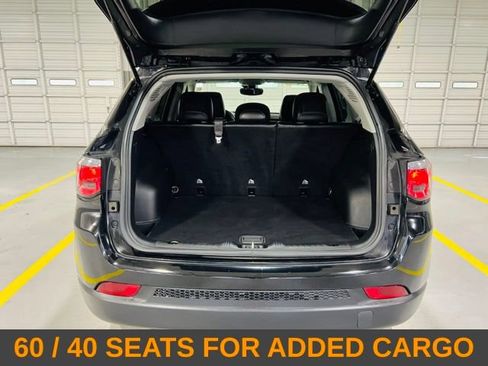 Used 2022 Jeep Compass Latitude FWD image 9