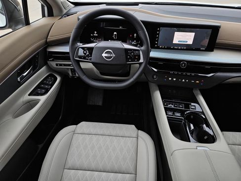 New 2026 Nissan Murano Platinum image 2