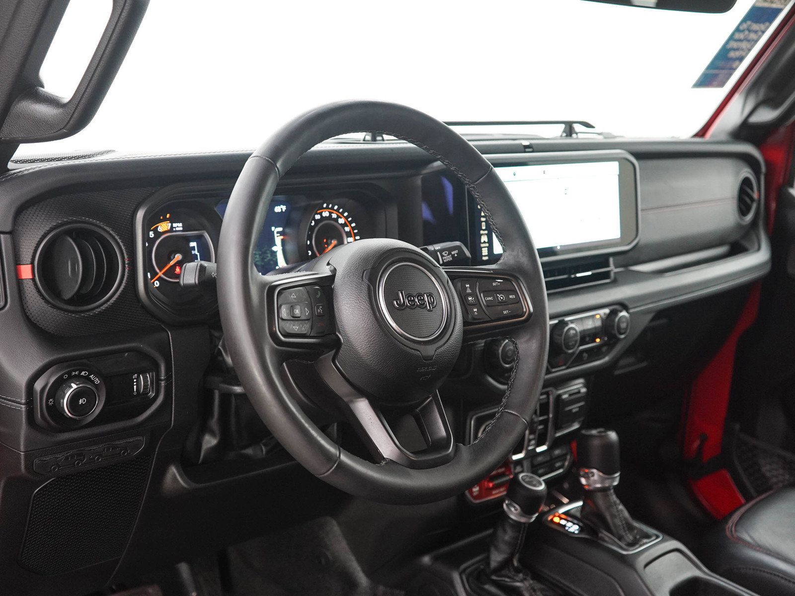 Used 2025 Jeep Wrangler Unlimited Rubicon w/ XTREMEE 35" Tire Package AWD/4WD image 19